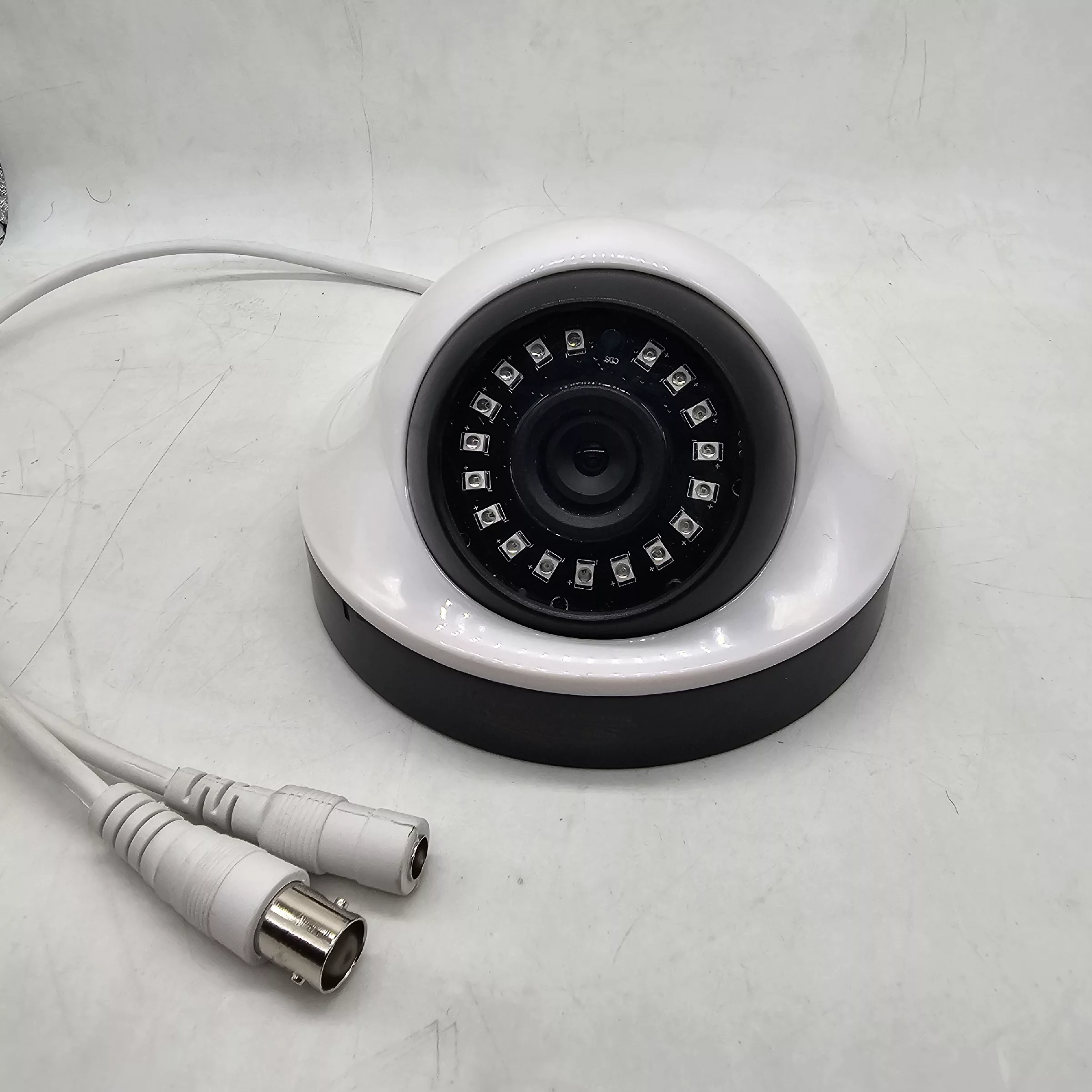 دوربین مداربسته آنالوگ شارک مدل ST-442