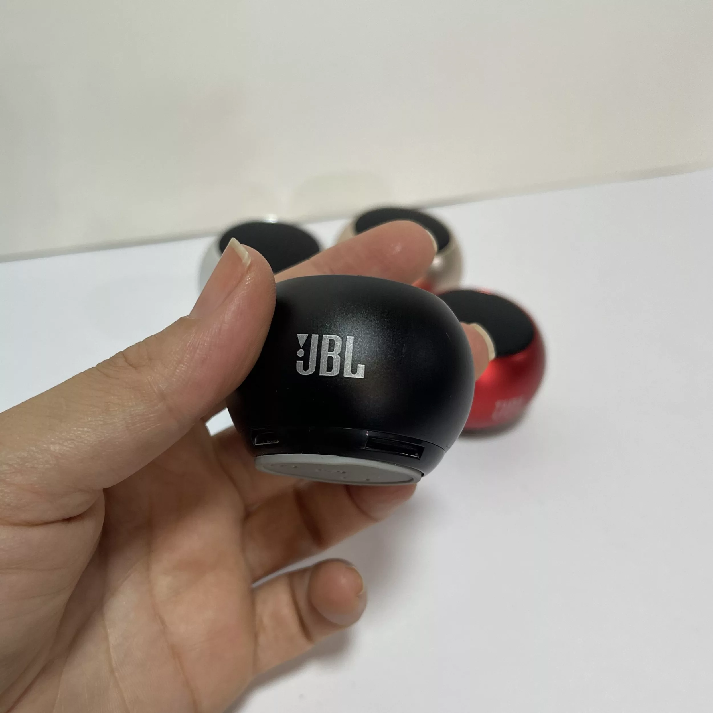 اسپیکر بلوتوثی قابل حمل مدل انگشتی