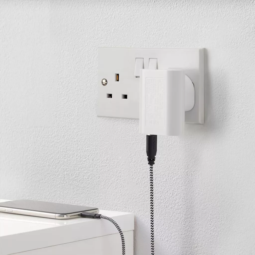شارژر دیواری 65 وات ایکیا مدل SMÅHAGEL کد 28729