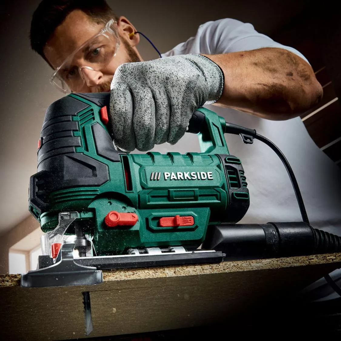 اره عمودبر پارکساید مدل لیزر دار کد PSTD 800 C3 به همراه تیغه T144D