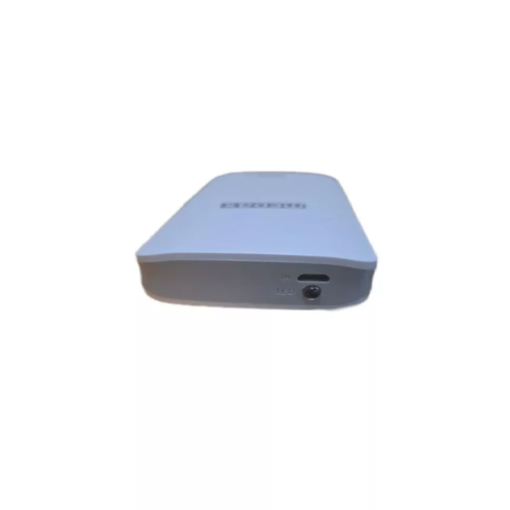 پاوربانک مداکس مدل 10 ظرفیت 10000میلی آمپر ساعت