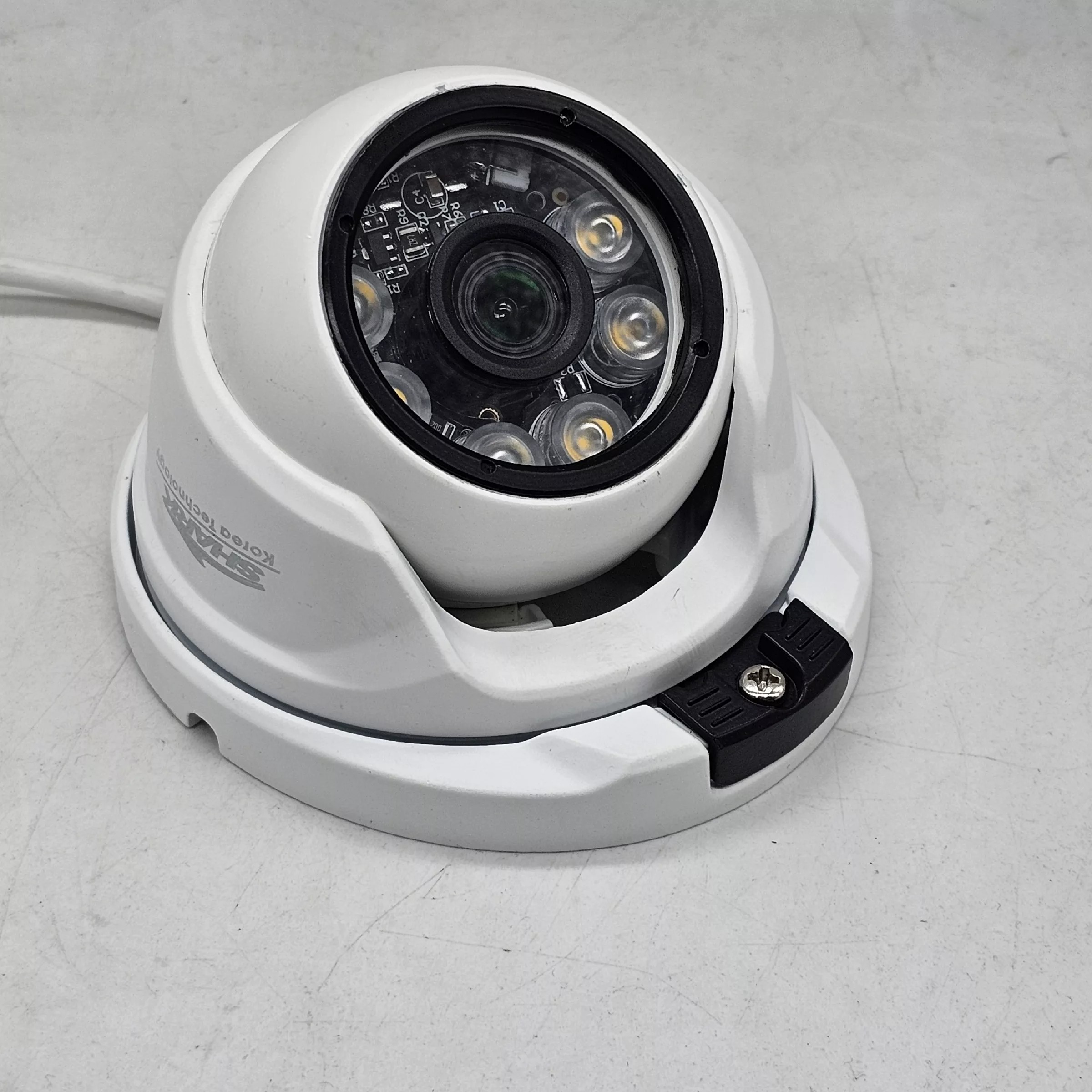 دوربین مداربسته شارک مدل warm light-SH3010FTL53AHD