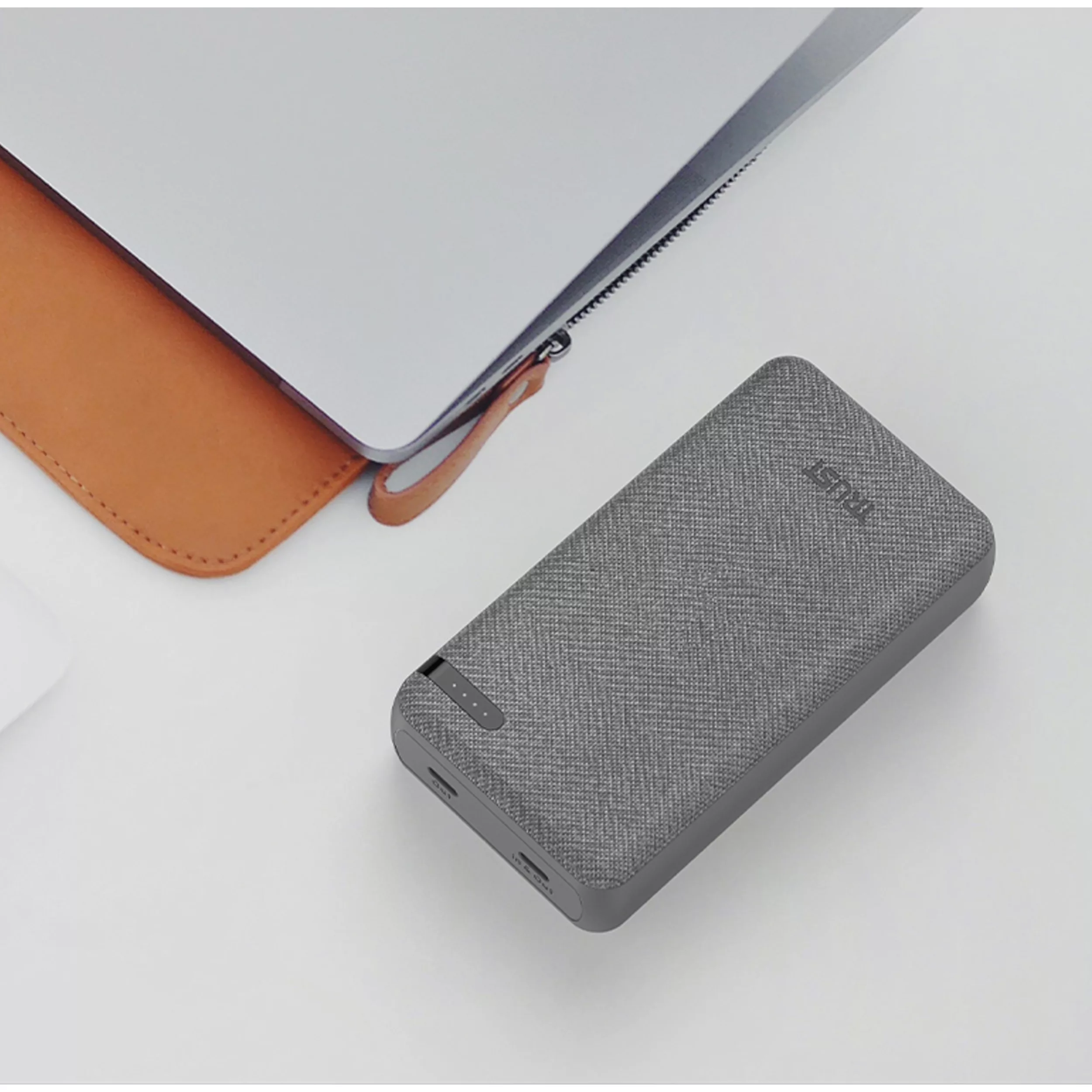 پاوربانک تراست مدل P223D ظرفیت 20000 میلی آمپر ساعت