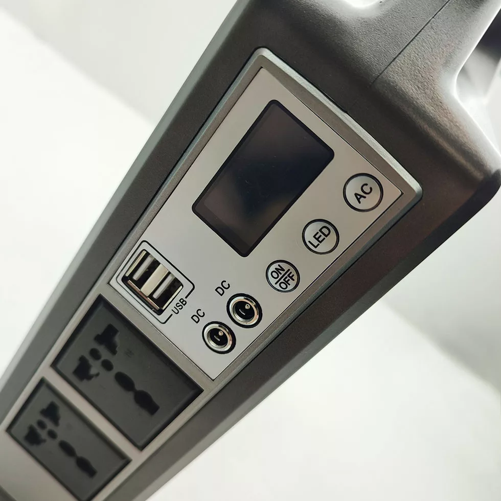 پاوربانک مدل مولتی 300W کمپینگ 12v-220v طرح چراغ قوه ظرفیت 25000 میلی آمپر ساعت