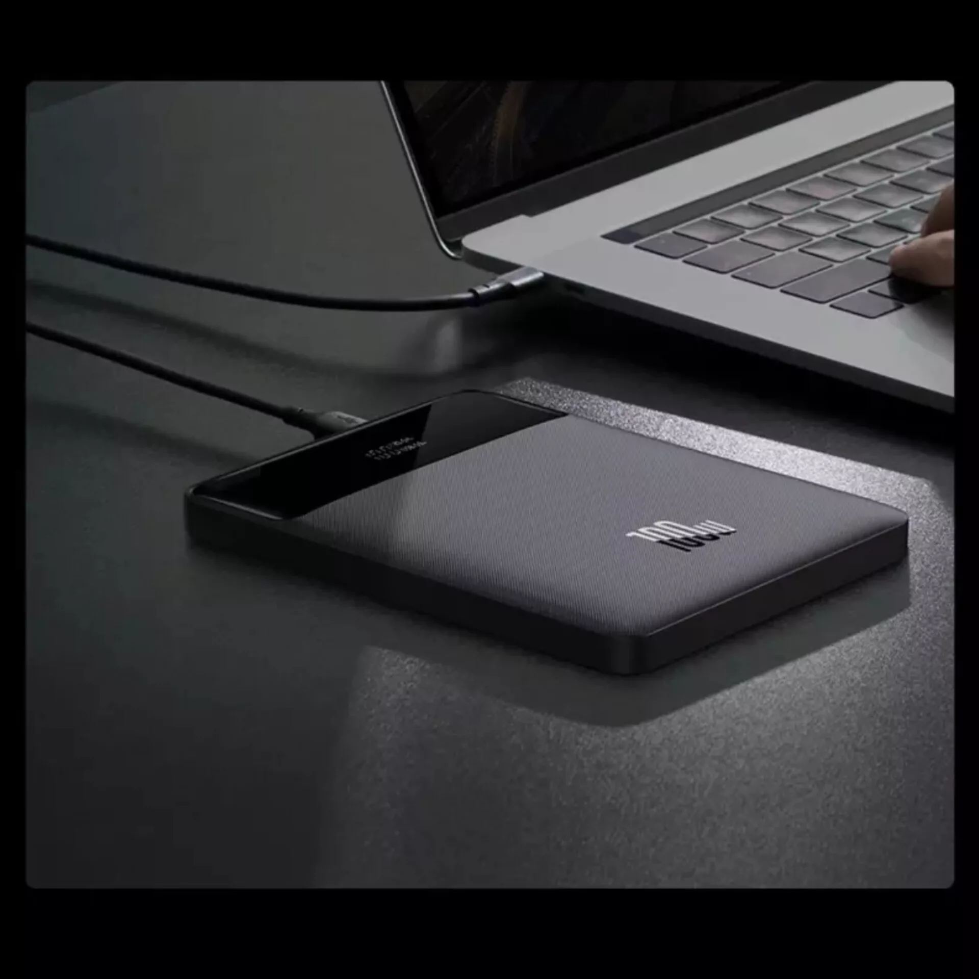 پاوربانک بیسوس مدل Blade HD Edition 100W  ظرفیت 20000 میلی آمپر ساعت