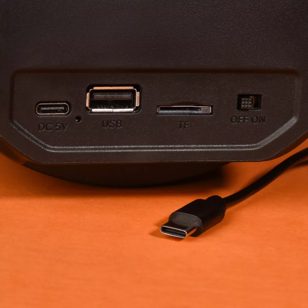 اسپیکر بلوتوثی قابل حمل مدل  ZQS-4271