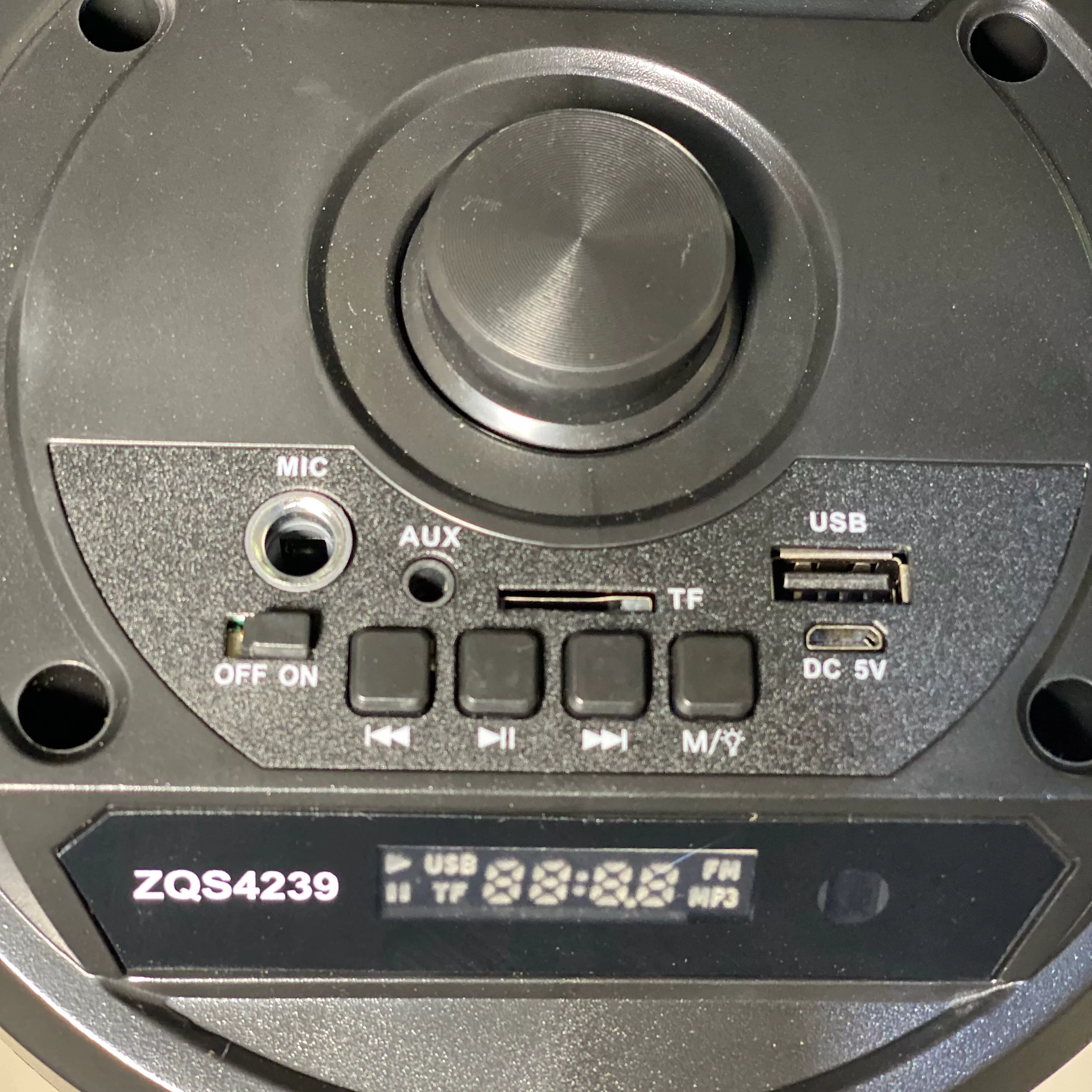 اسپیکر بلوتوثی قابل حمل مدل ZQS-4239