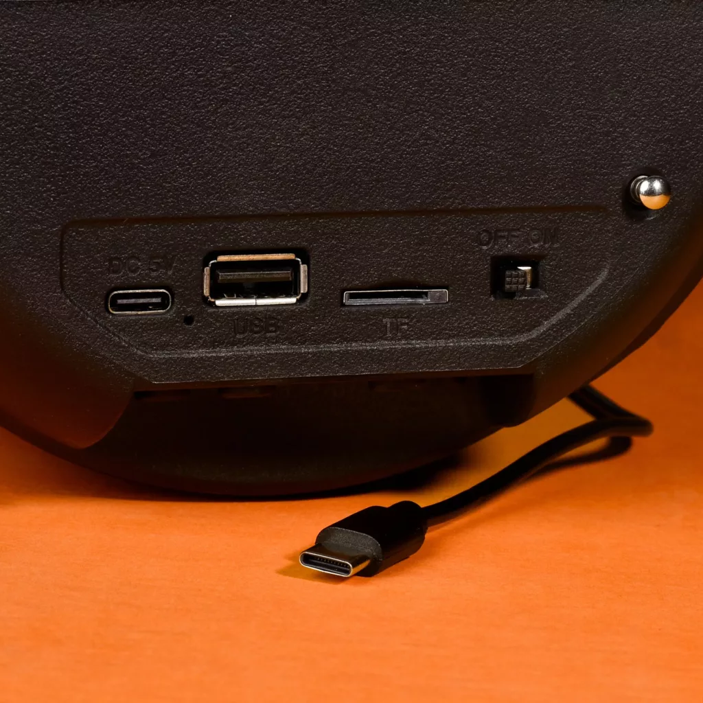 اسپیکر بلوتوثی قابل حمل مدل ZQS-4275