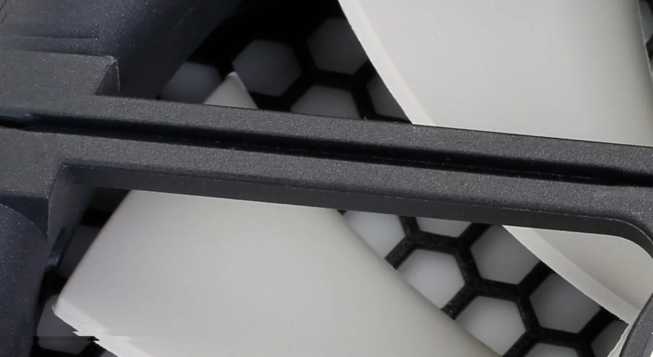 منبع تغذیه کامپیوتر گرین مدل GP1200B-OCDG