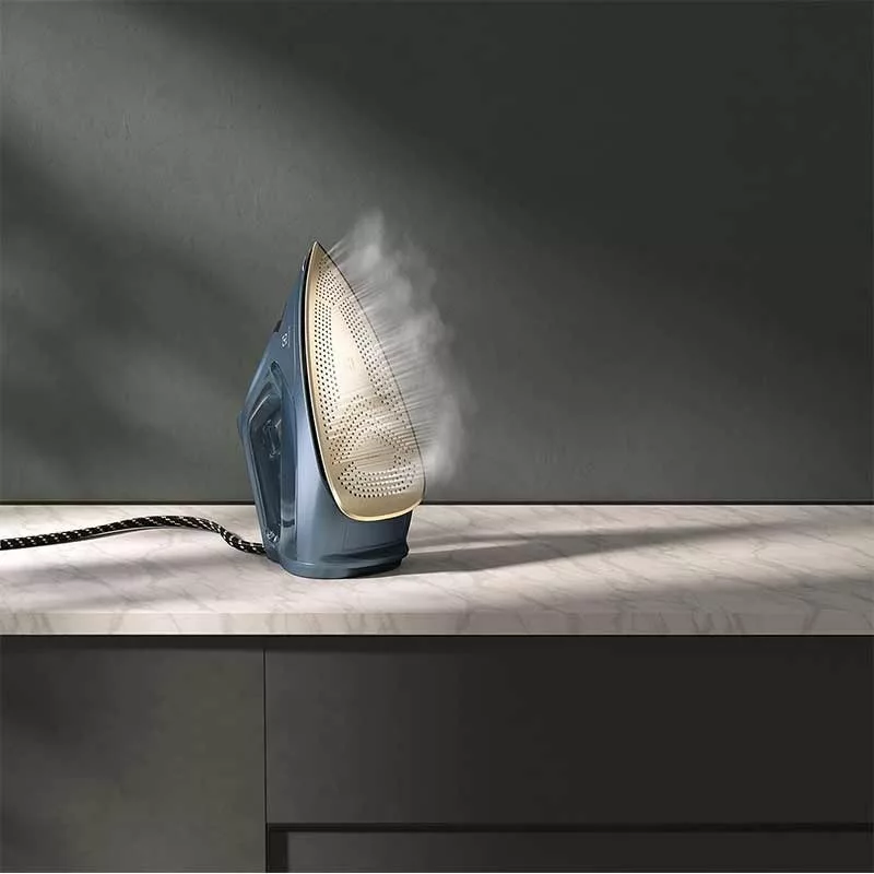 اتو بخار الکترولوکس مدل E8SI1-82BM