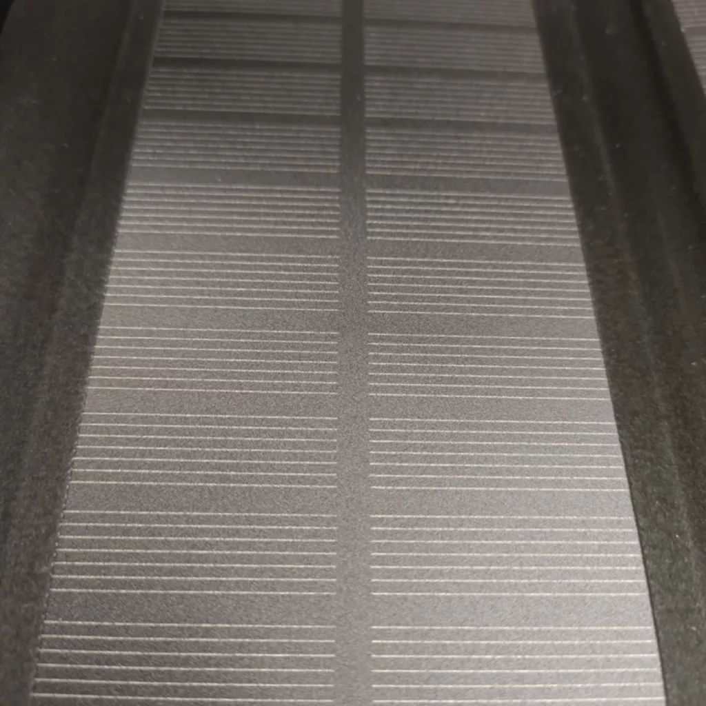 شارژ همراه خورشیدی مدل Solar4Fold ظرفیت 20000 میلی آمپر ساعت