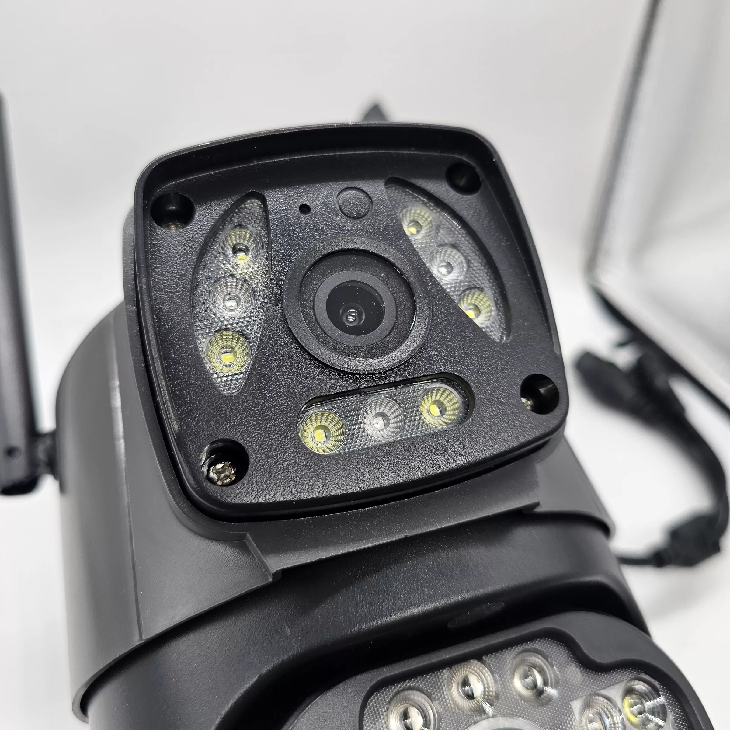 دوربین مداربسته تحت شبکه شارک مدل IPC-V380-A28-WIFI