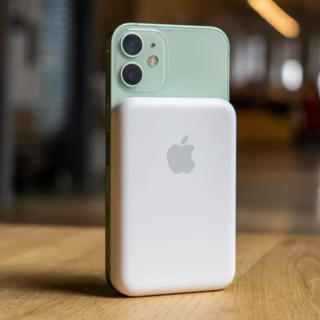 پاوربانک مدل MagSafe ظرفیت 5000 میلی‌ آمپر ساعت