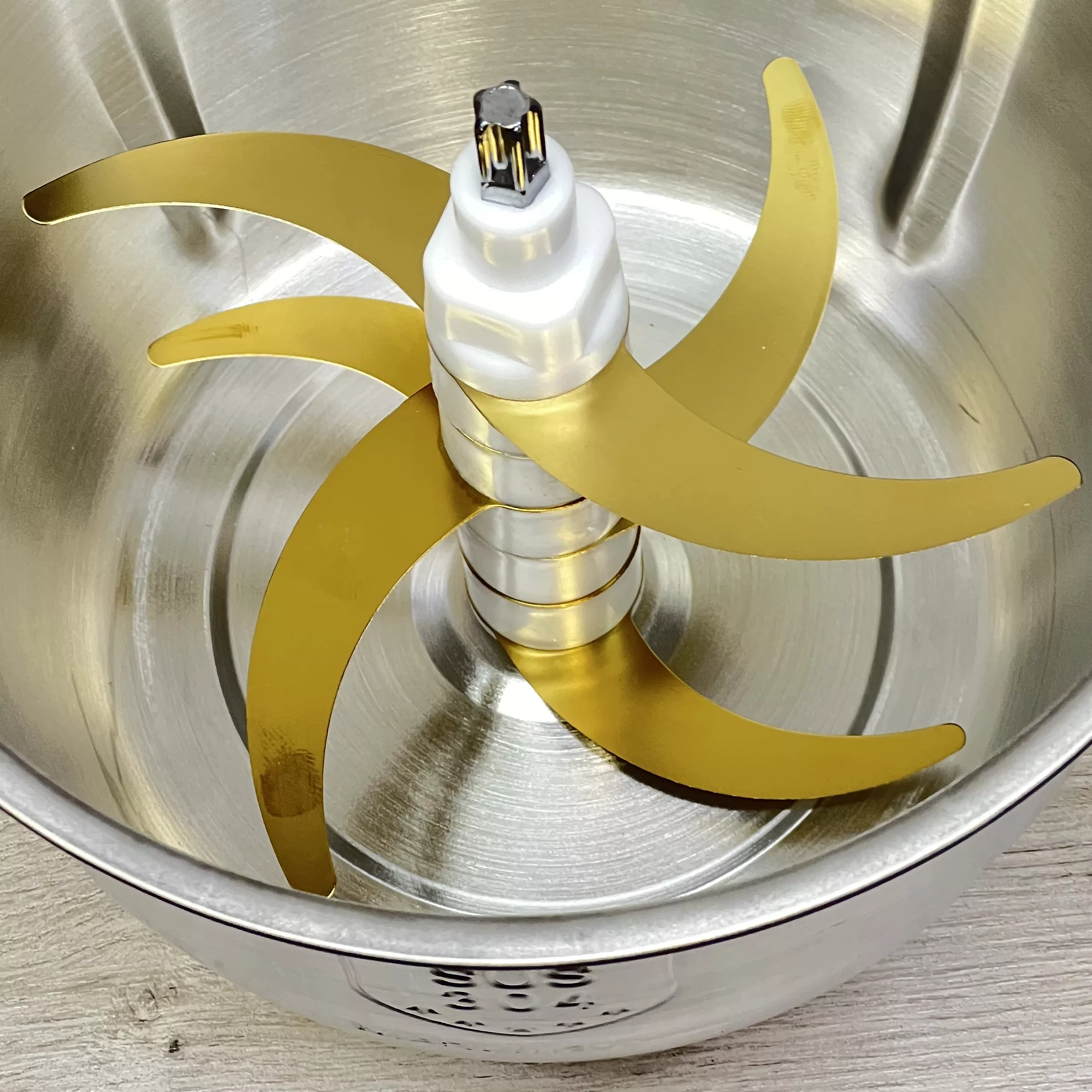 خردکن کنوود مدل دو کاسه گلد 209