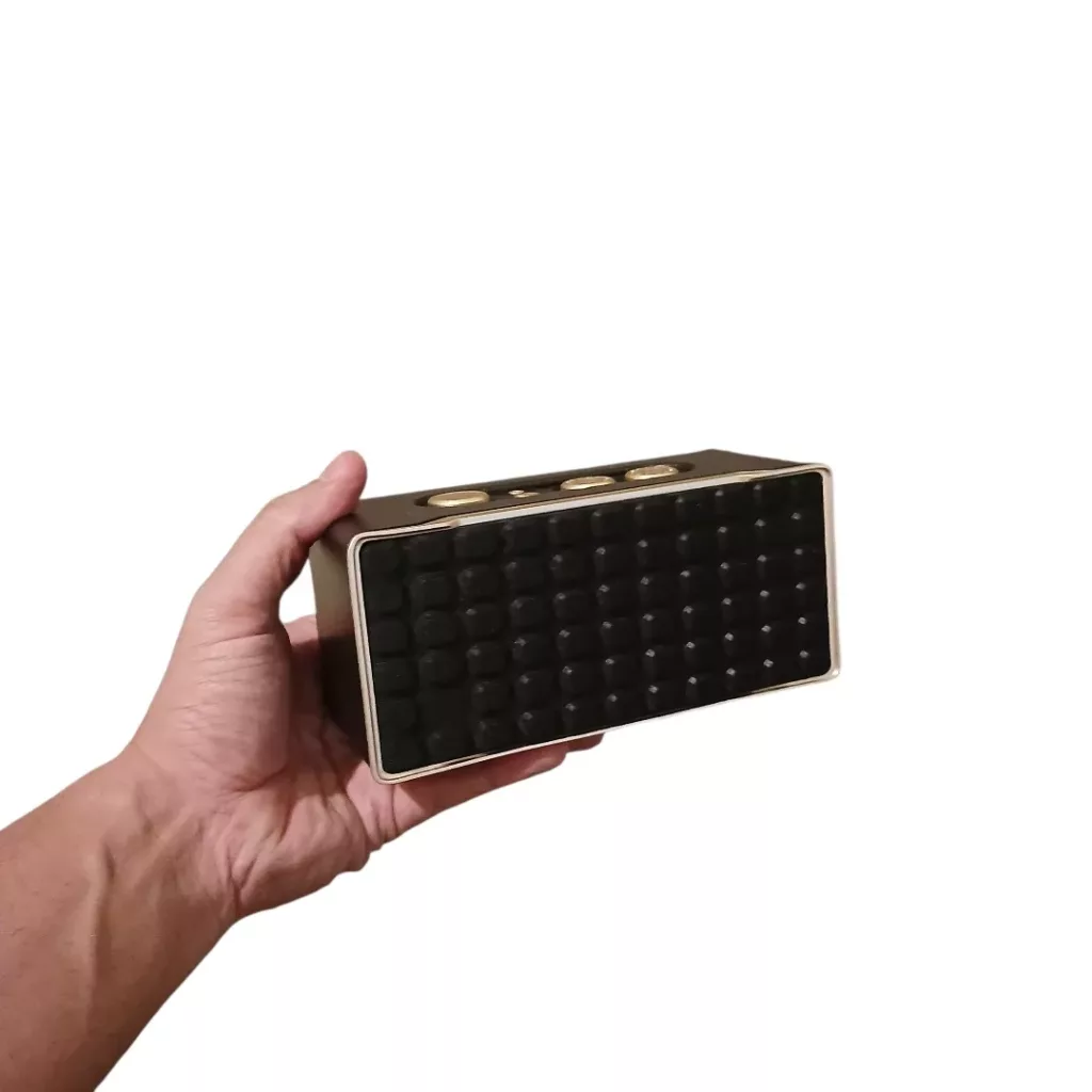 اسپیکر بلوتوثی قابل حمل مدل A103