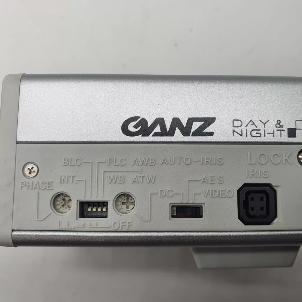 دوربین مداربسته آنالوگ گنز مدل ZC-NH258P