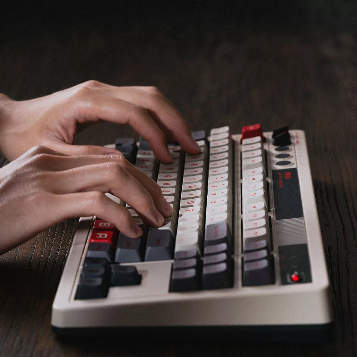 کیبورد مخصوص بازی ایت بیت دو مدل 8Bitdo Retro