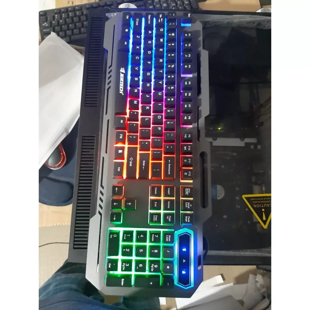 کیبورد مخصوص بازی جرتک مدل LIGHTNG K910