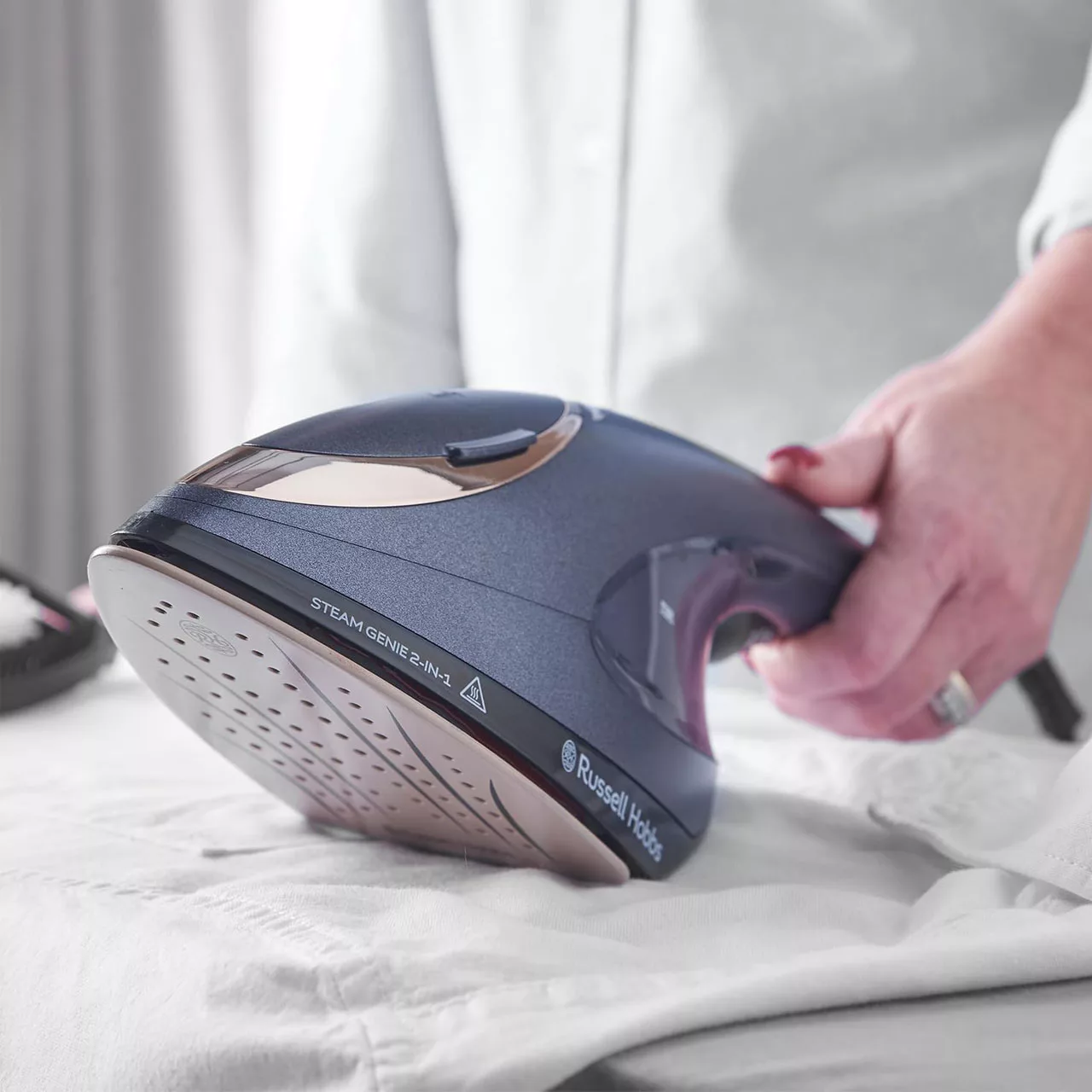 بخارگر 1700 وات راسل هابز مدل 28370