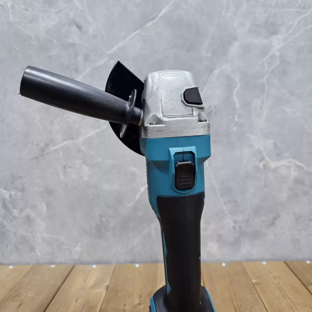 مینی فرز شارژی براشلس صنعتی ماکیتا کد 001 مجموعه 7 عددی