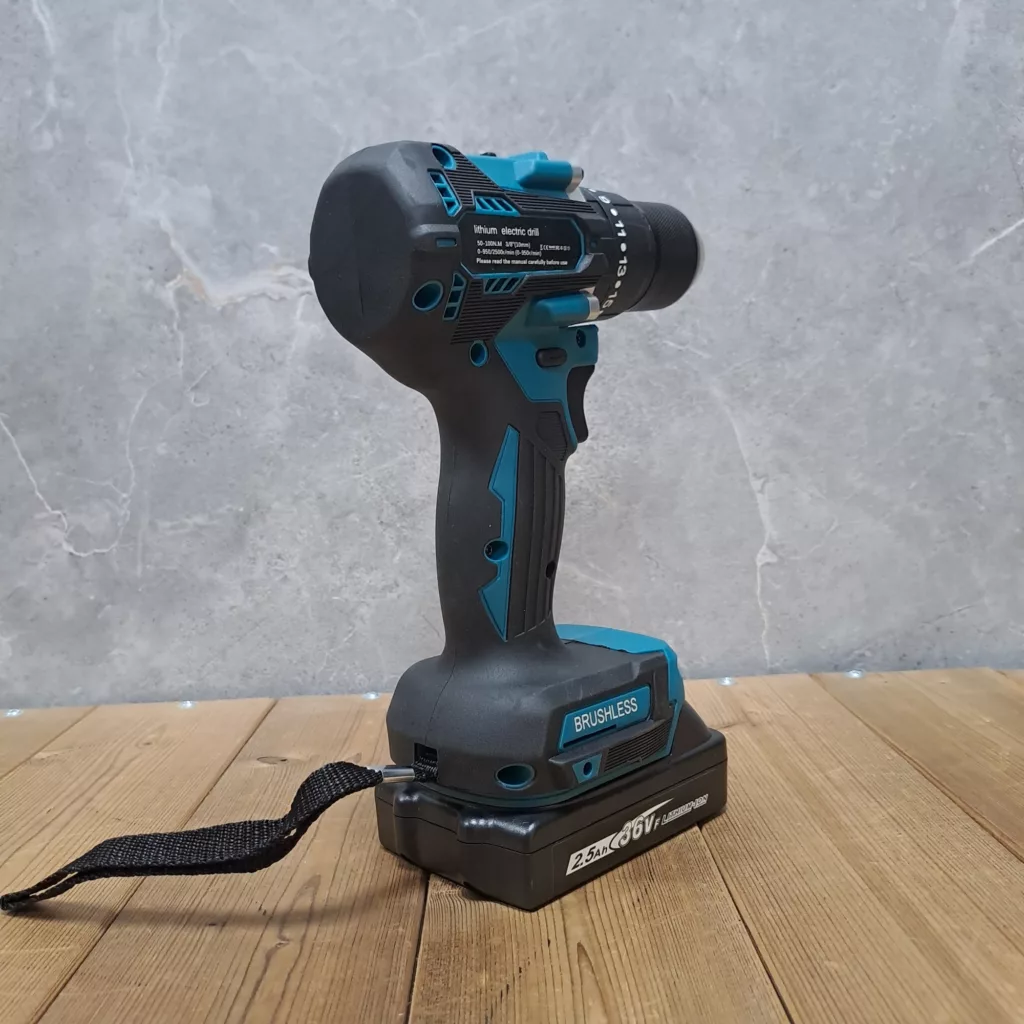 دریل شارژی چکشی براشلس صنعتی باس مدل LIFE _ STYLE مجموعه 28 عددی