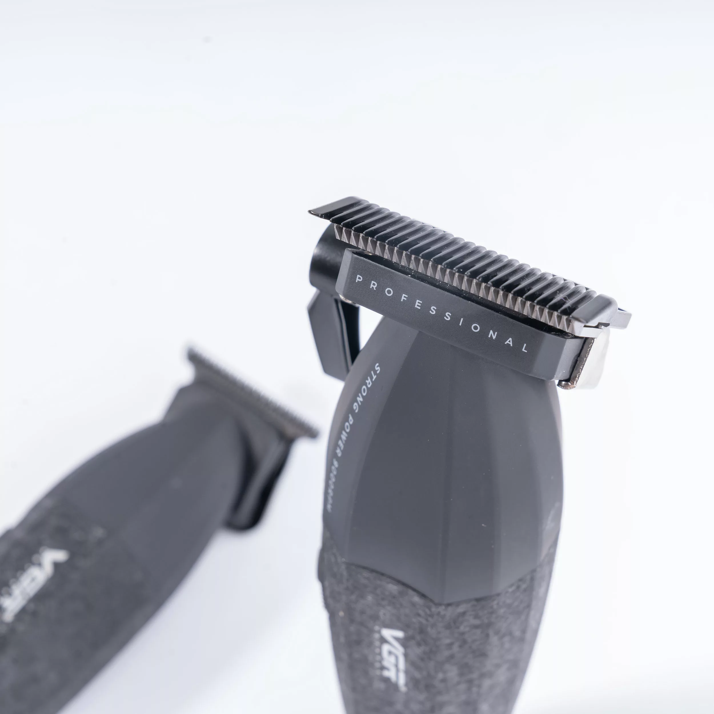 ست ماشین اصلاح موی سر و صورت وی جی ار مدل V-640 بسته 2 عددی