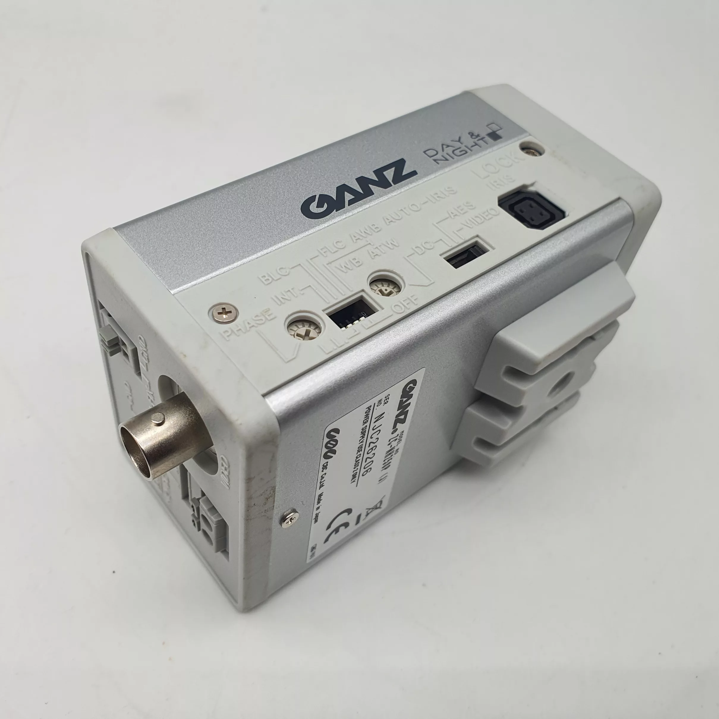 دوربین مداربسته آنالوگ گنز مدل ZC-NH258P