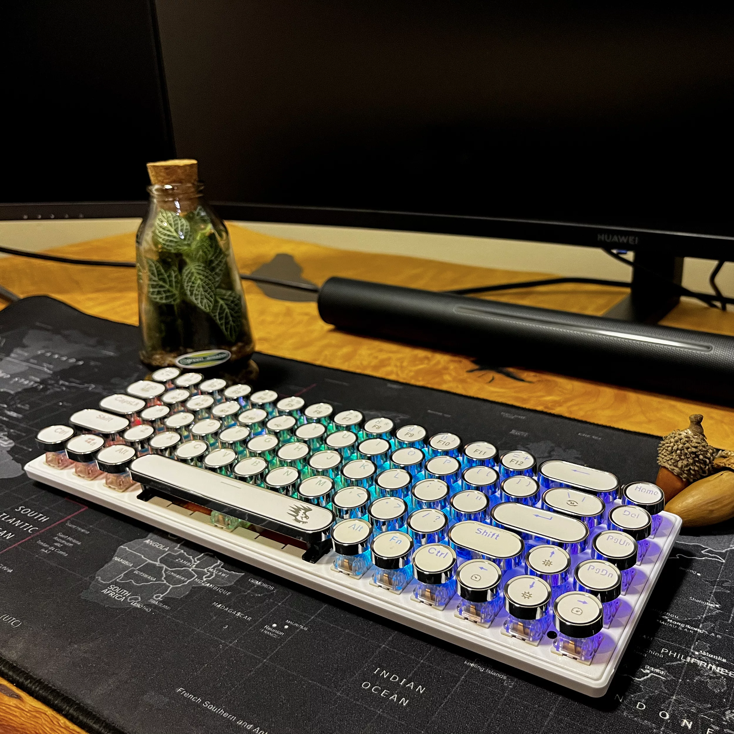 کیبورد بلوتوثی ی لاندار مدل k400 RGB