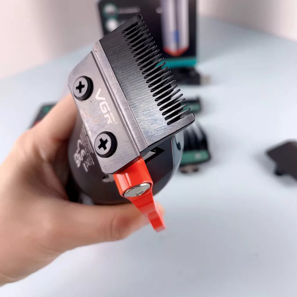 ماشین اصلاح موی سر شارژی وی جی ار مدل V-647