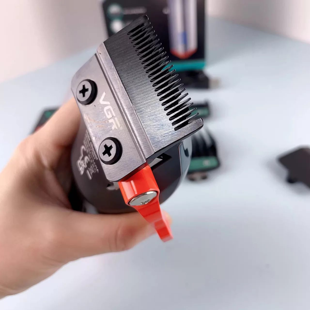 ماشین اصلاح موی سر شارژی وی جی ار مدل V-647