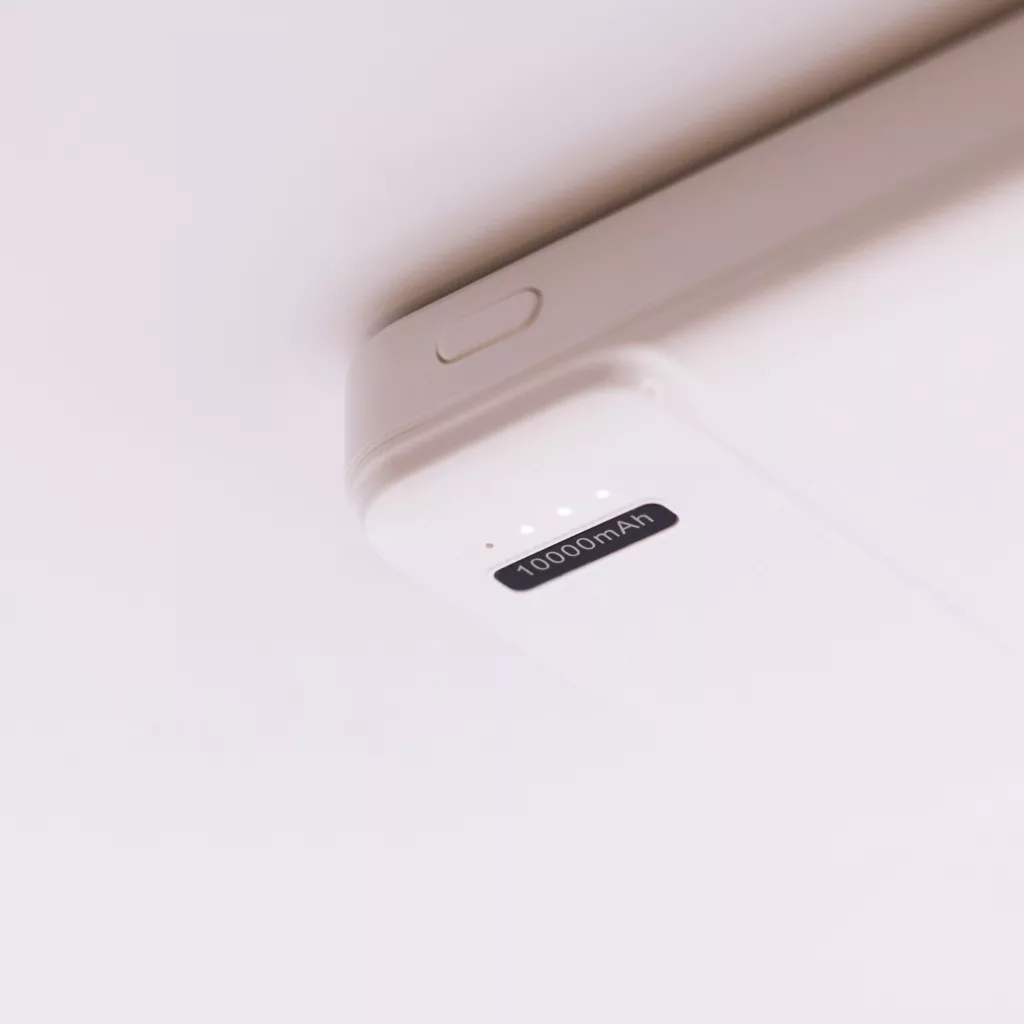 پاوربانک آیرنج مدل IR- D105B ظرفیت 10000 میلیآمپرساعت