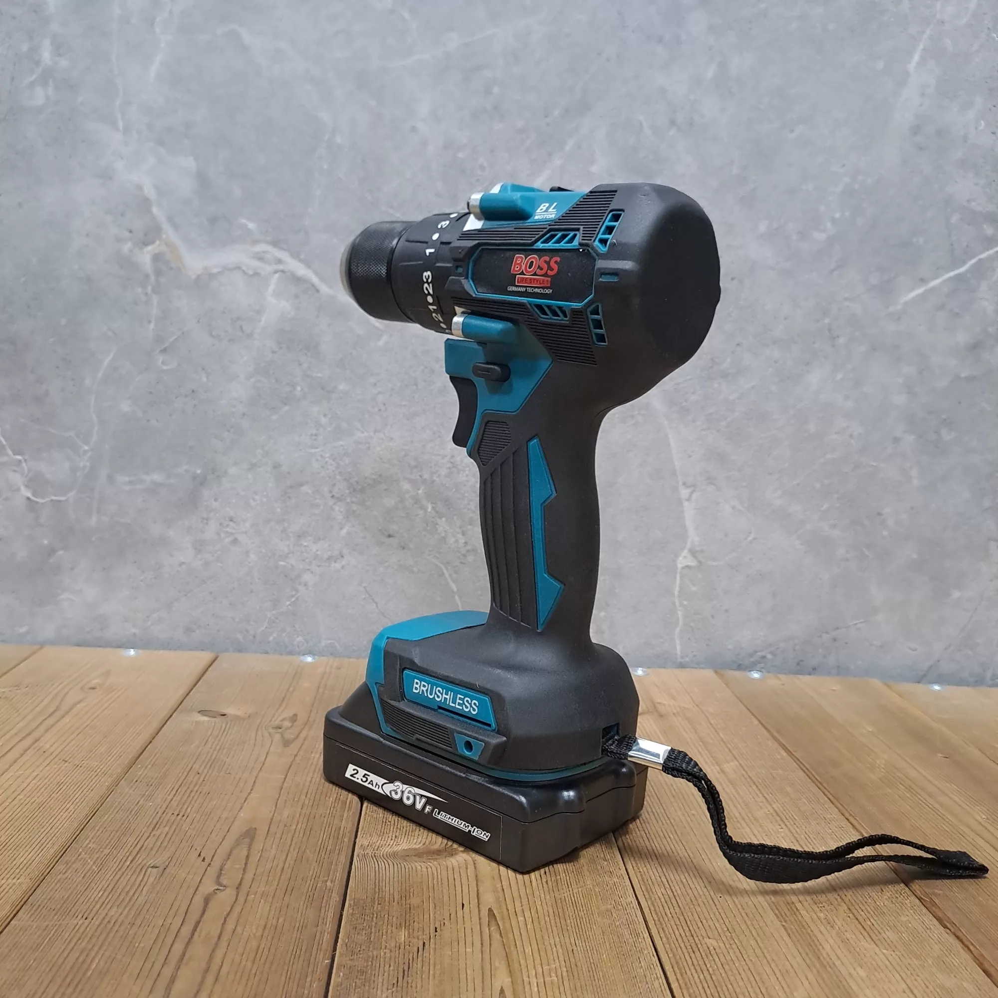 دریل شارژی چکشی براشلس صنعتی باس مدل LIFE _ STYLE مجموعه 28 عددی