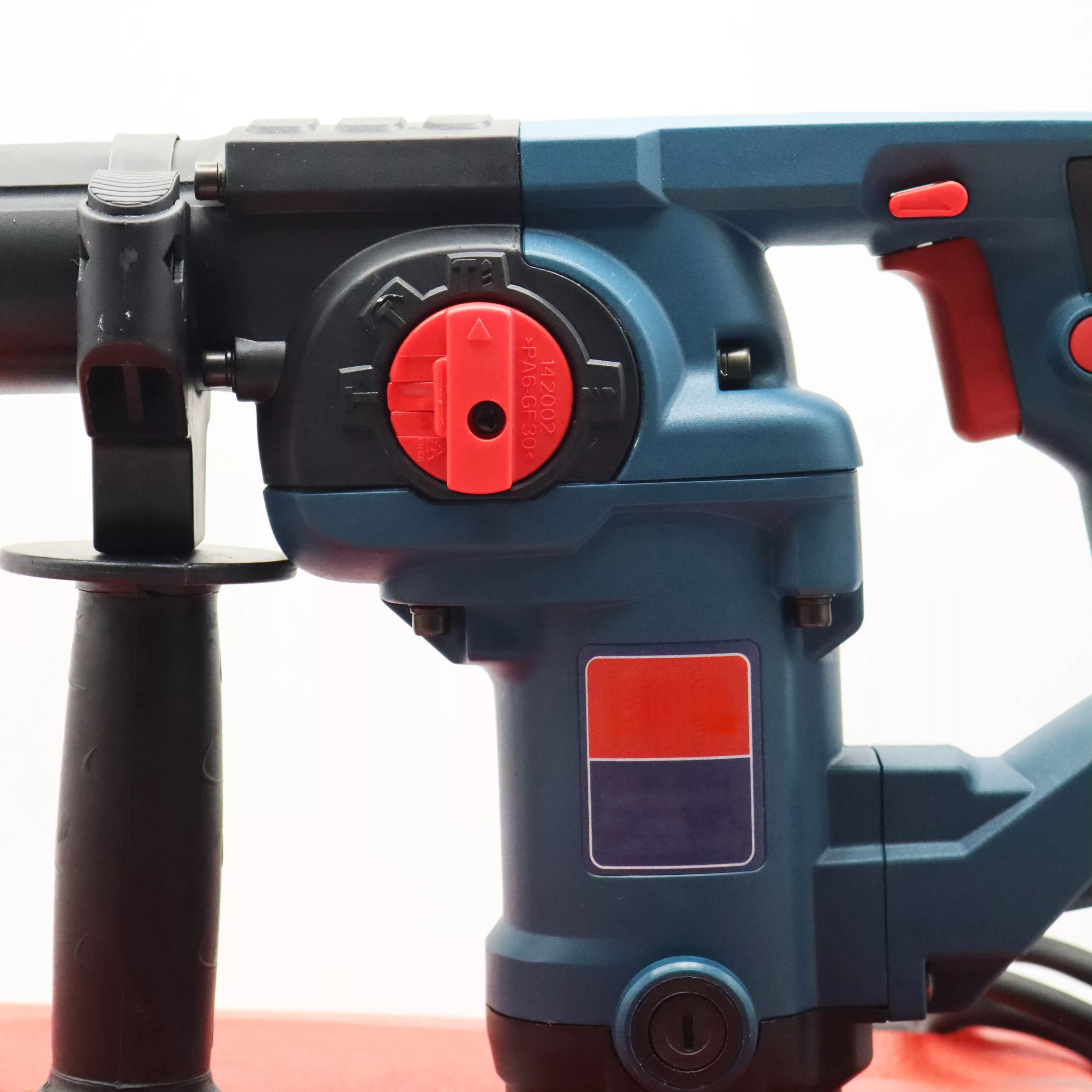 دریل بتن کن مدل YP-E and L-R.H 3204-710W