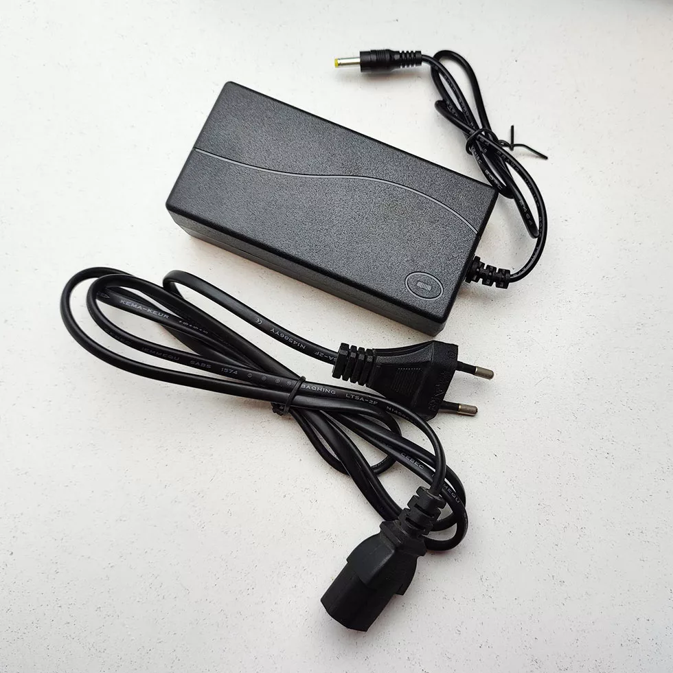 اسپیکر بلوتوثی قابل حمل مدل مانیتوردار اندرویدی کد5510