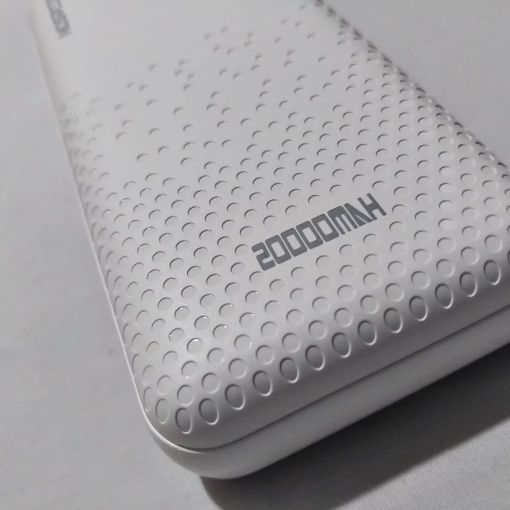 پاوربانک مدل L-P11 ظرفیت 20000 میلی آمپر ساعت