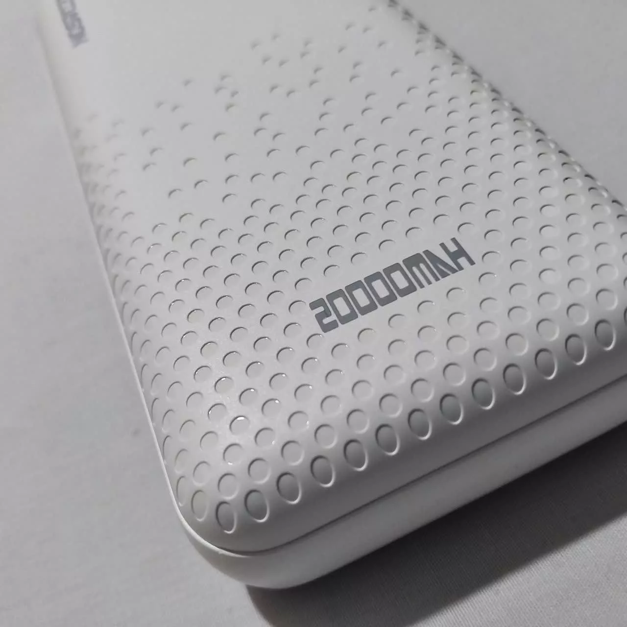 پاوربانک مدل L-P11 ظرفیت 20000 میلی آمپر ساعت