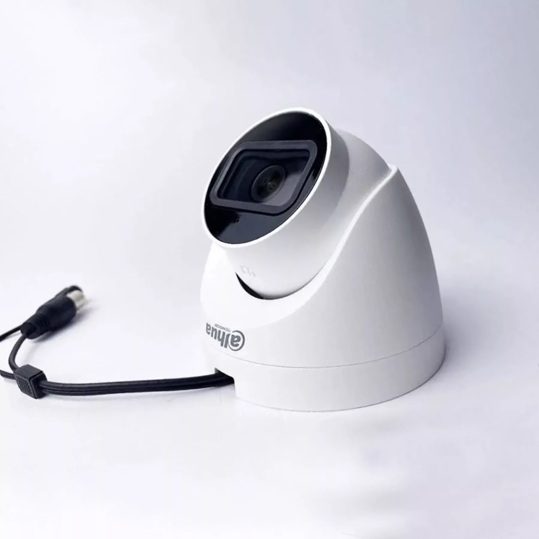 دوربین مداربسته آنالوگ داهوا مدل DH-HAC-HDW1500TRQP-A