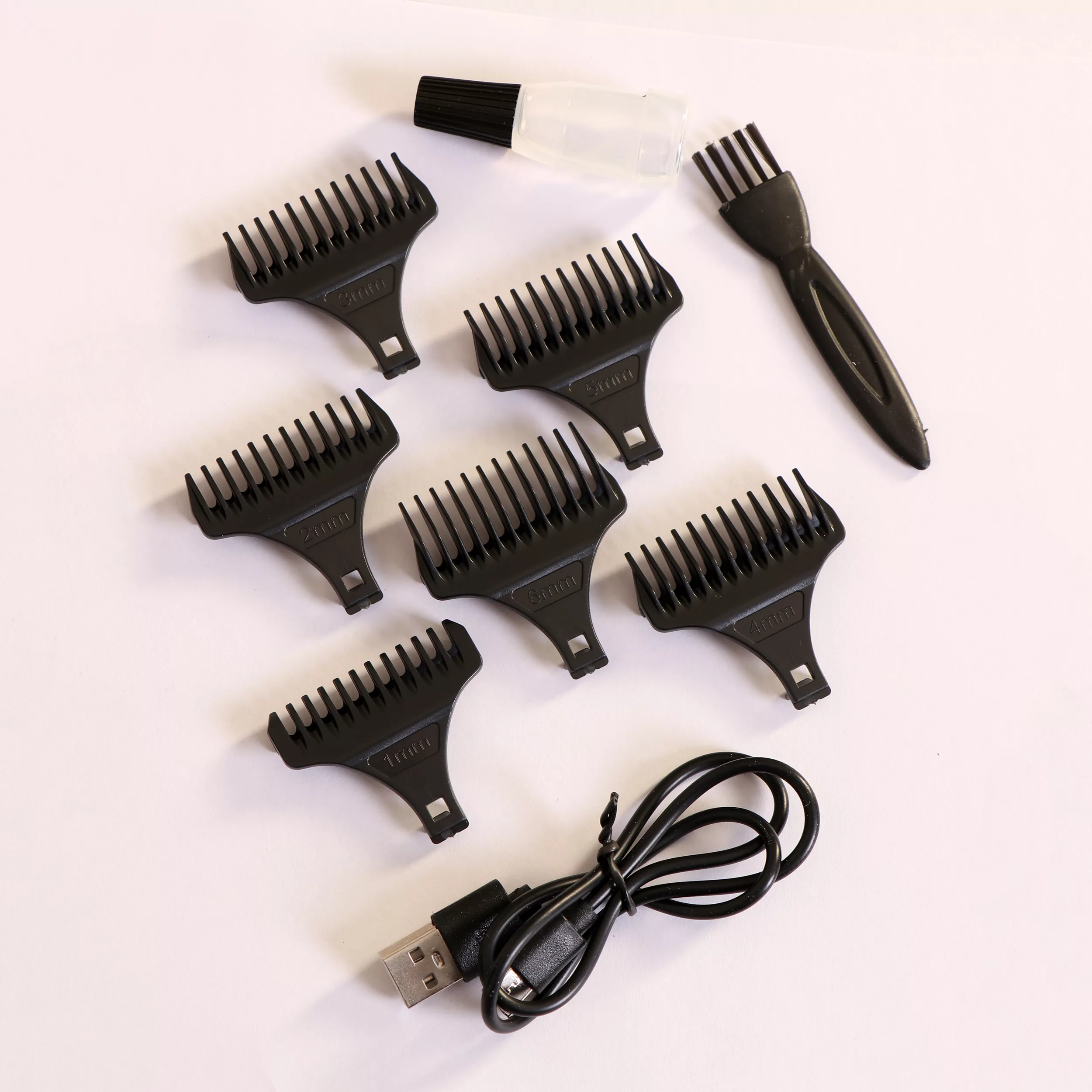 ماشین اصلاح موی صورت شارژی دی اس پی مدل M SALON