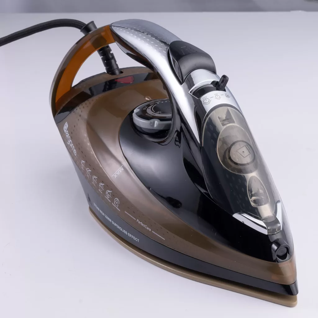 اتو بخار برگامو مدل BG-SI1174SCB