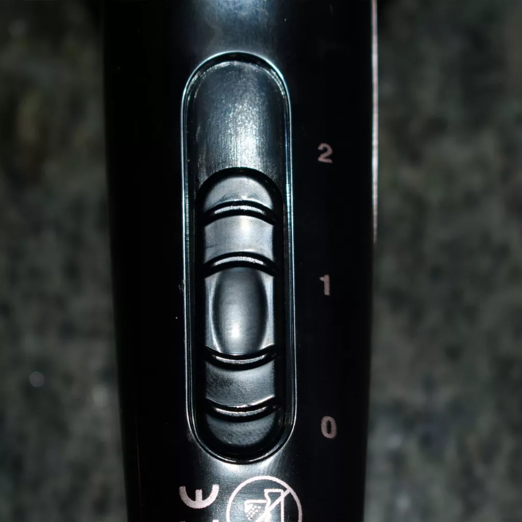 سشوار سی وی اس مدل DN - 7023