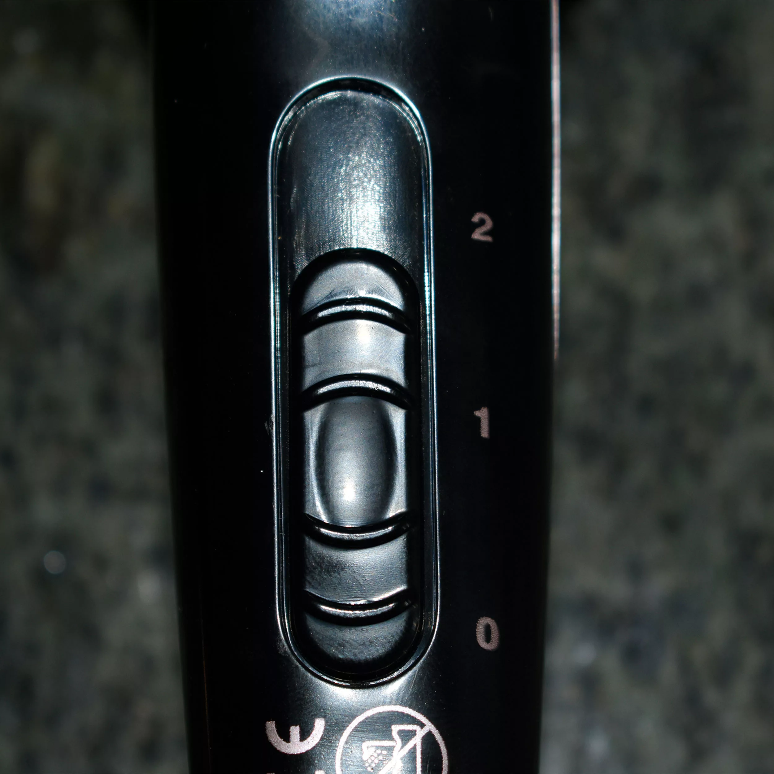 سشوار سی وی اس مدل DN - 7023