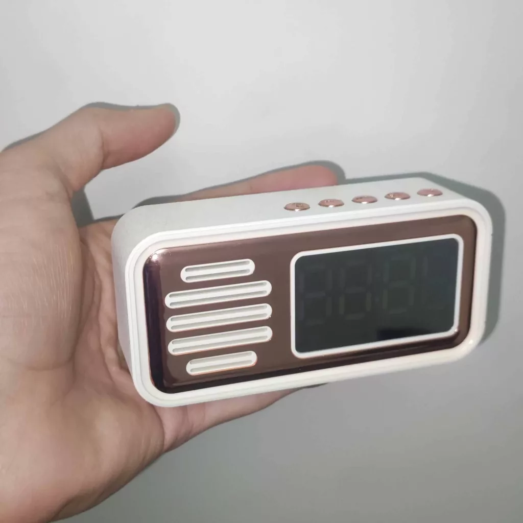 اسپیکر بلوتوثی قابل حمل مدل ساعت دار کد S22