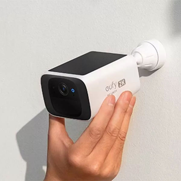 دوربین مداربسته تحت شبکه یوفی مدل SoloCam S220 Solar