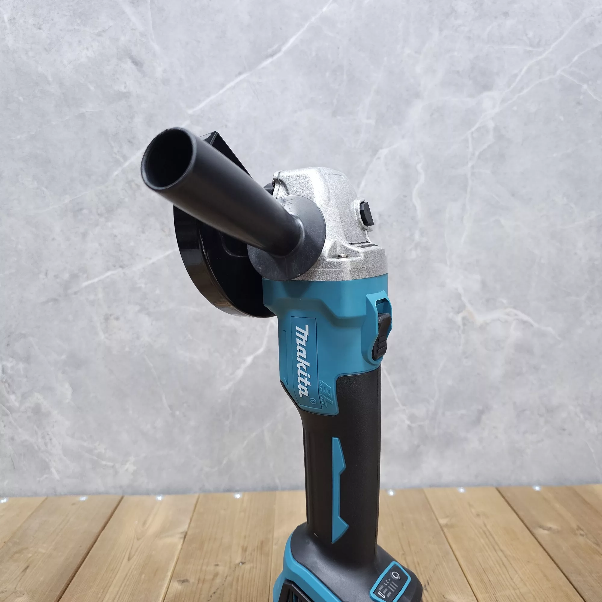 مینی فرز شارژی براشلس صنعتی ماکیتا کد 001 مجموعه 7 عددی