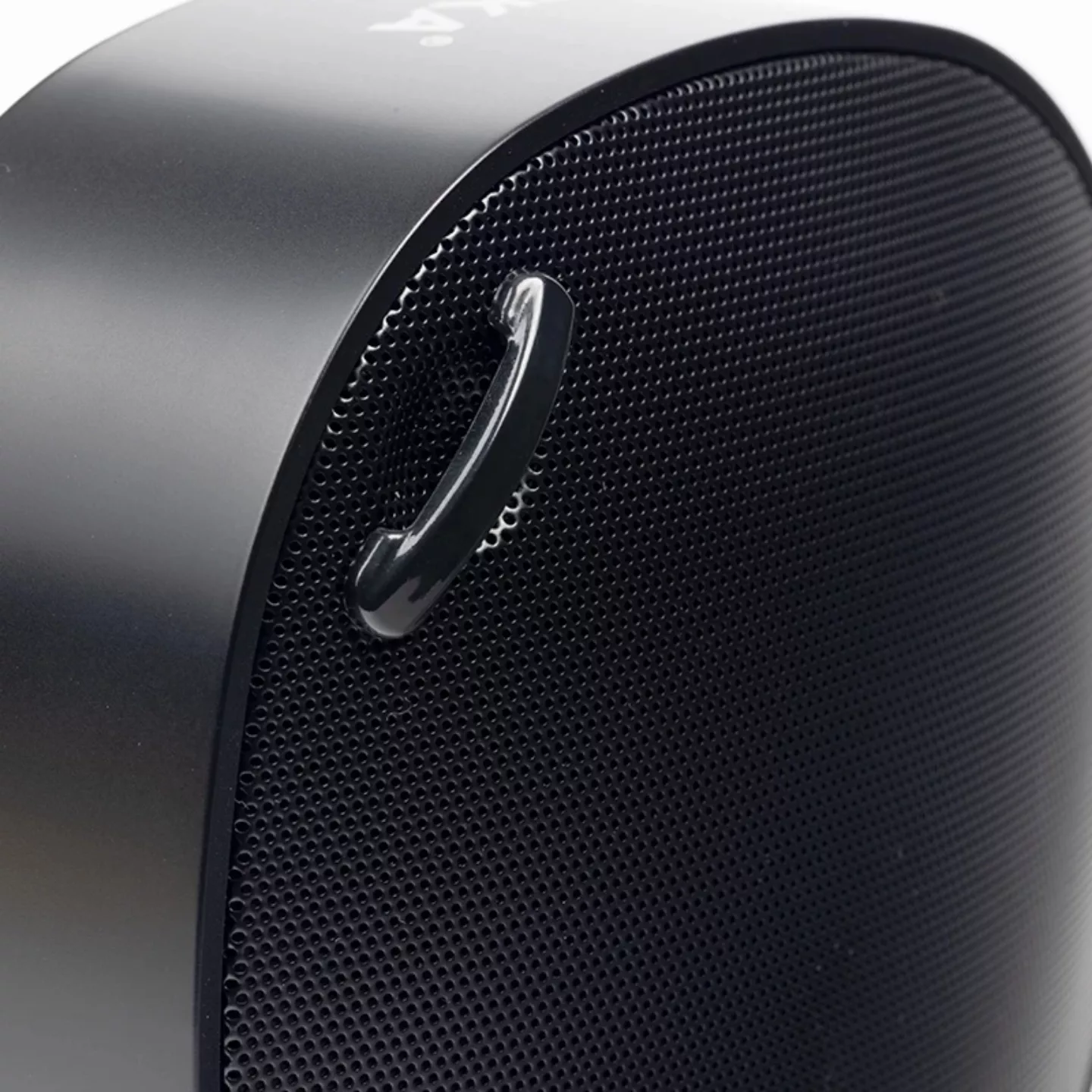 اسپیکر بلوتوثی قابل حمل مدل B46