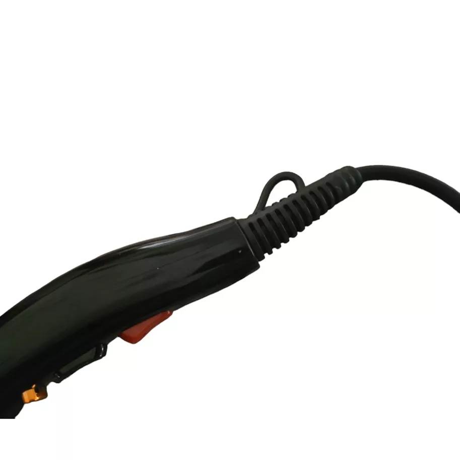 سشوار حرفه‌ای مدل pro_9000w، موتور AC با توان مصرفی 9000 وات، دارای قابلیت تعویض سری، باد سرد و فناوری تولید یون، طراحی ارگونومیک، با حالت صاف‌کننده و حجم‌دهنده، وزن 574 گرم، تنظیم حرارت 3 حالته و کنترل سرعت 2 حالته، به همراه 1 عدد سری متمرکزکننده