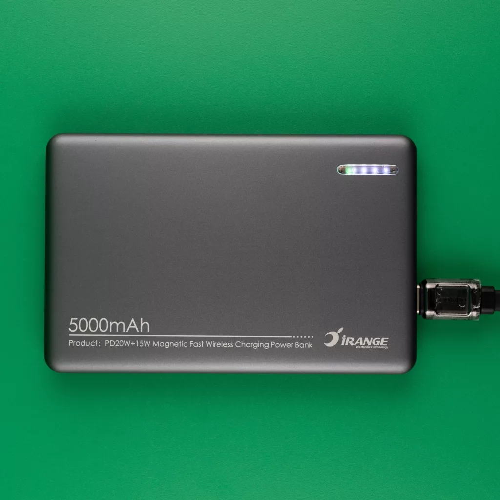 پاوربانک آیرنج طرح مگ سیف مدل IR- X12 ظرفیت 5000 میلیآمپرساعت