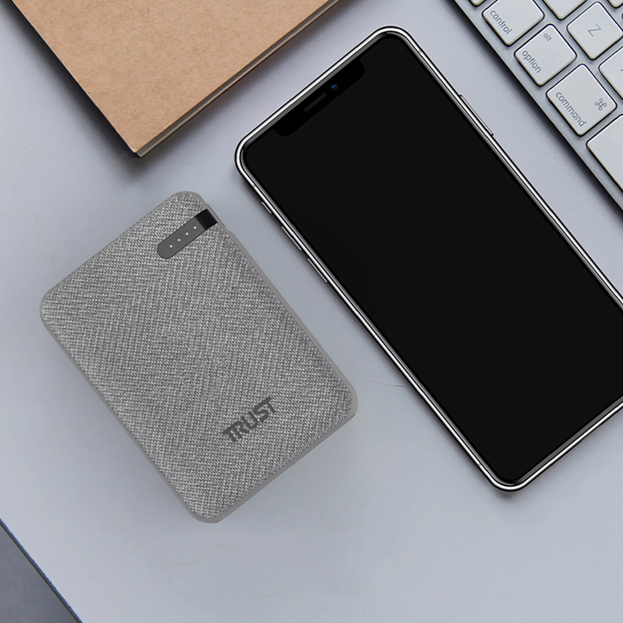 پاوربانک تراست مدل P222D ظرفیت 10000 میلی آمپر ساعت