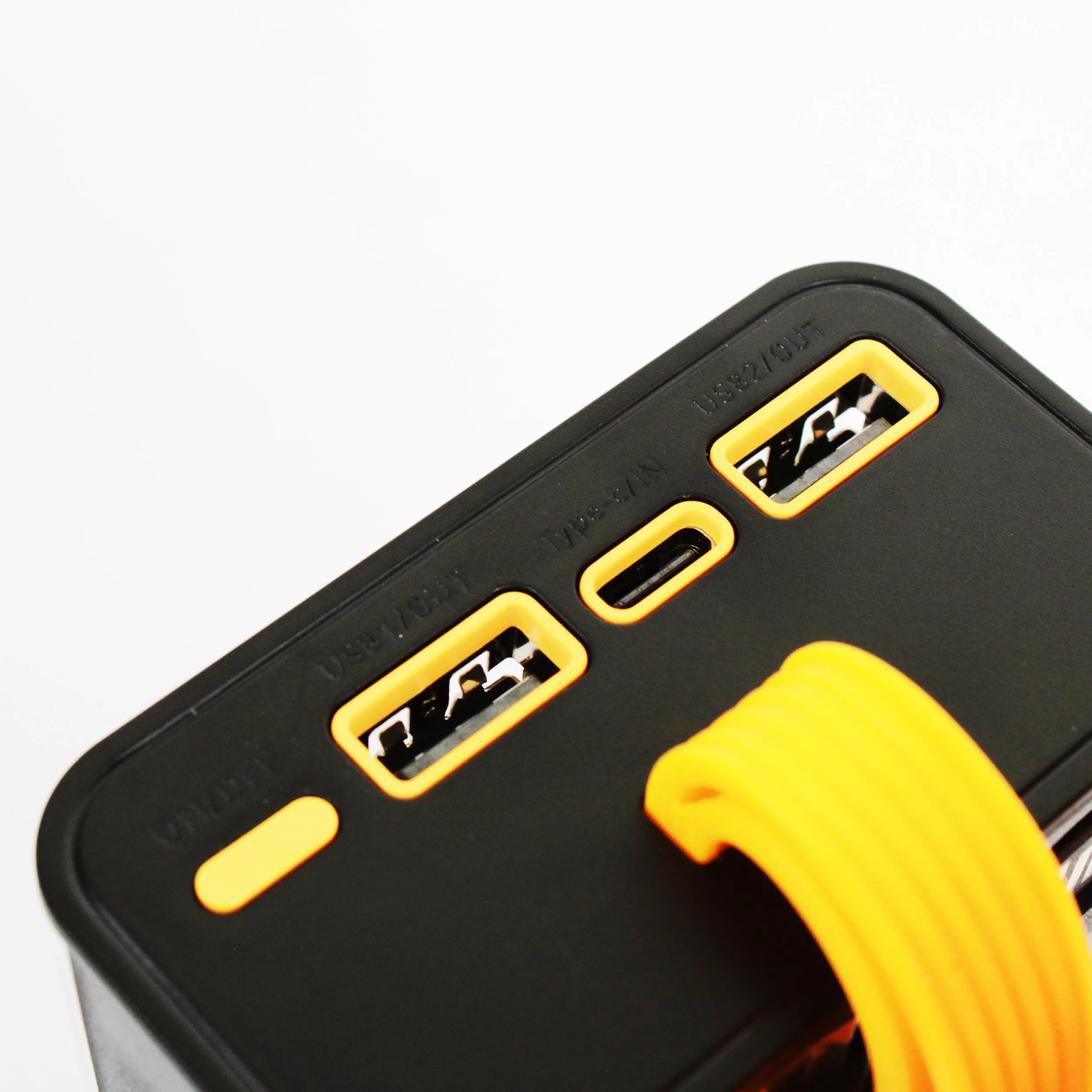 پاوربانک آیرنج مدل IR - D253 ظرفیت 10000 میلیآمپرساعت