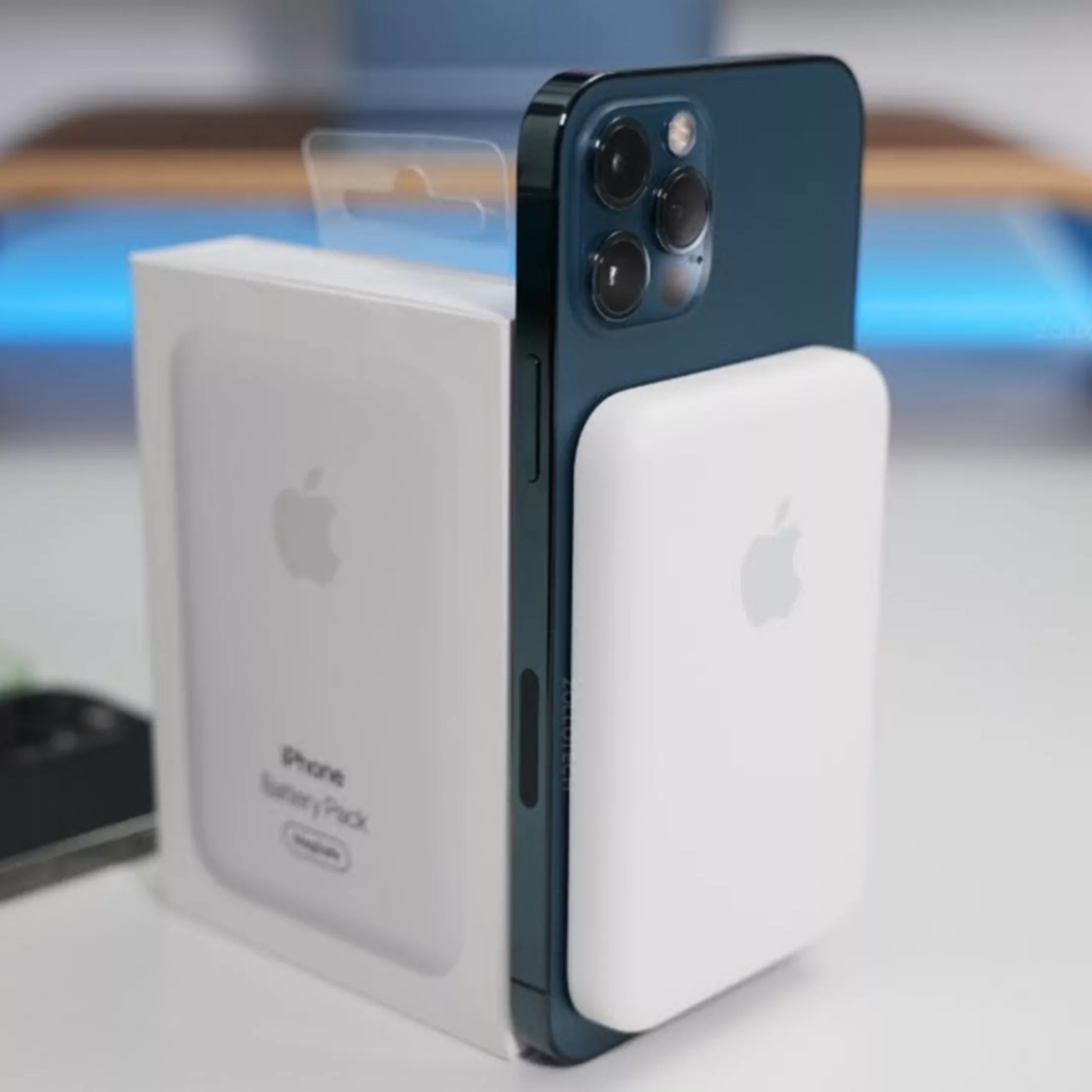 پاوربانک مدل MagSafe ظرفیت 5000 میلی‌ آمپر ساعت